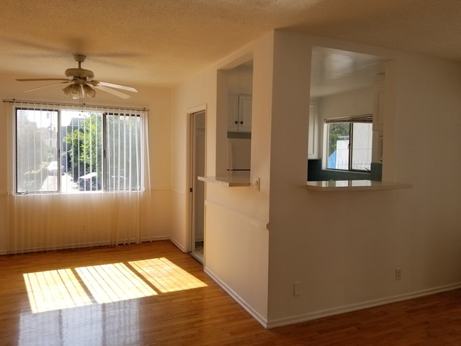 bar+dining room - 1509 Shenandoah St Apartment Unit 1