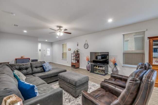 Photo - 3315 Celestial Ln