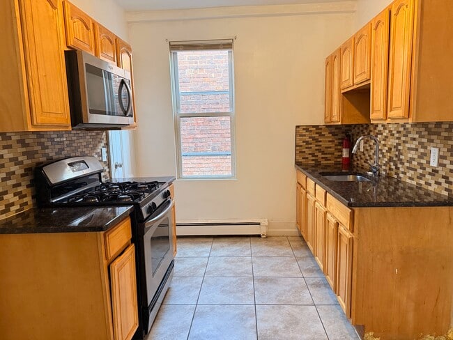 Photo - 35 W 47th St Unit 2