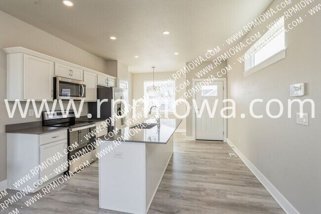 Photo - 4028 NE 4th St