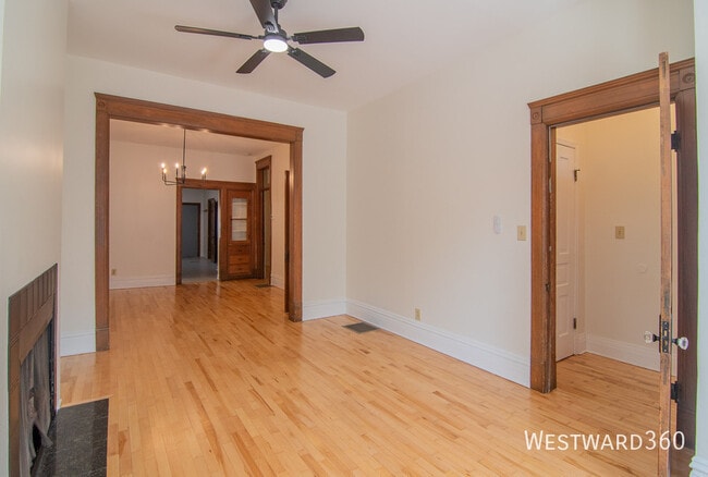Photo - 3356 N Kenmore Ave Unit 1