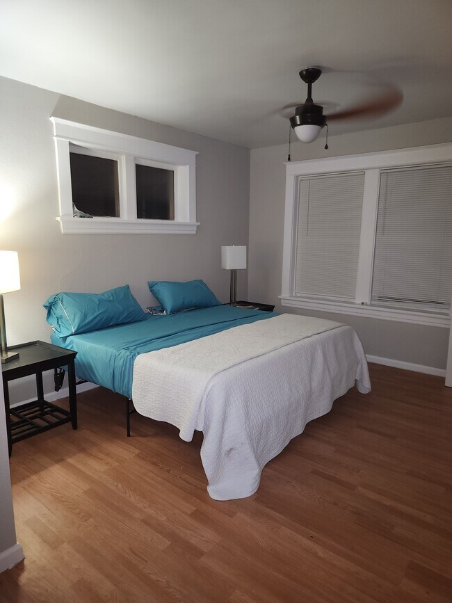 Photo - 3537 Iowa Ave