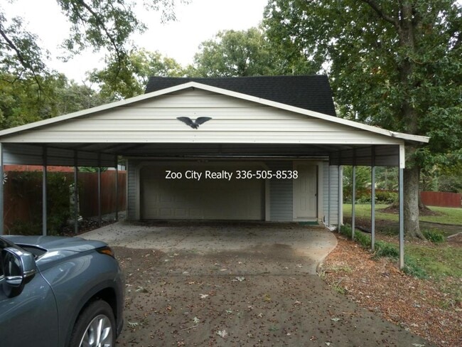 Photo - 589 McDermott St