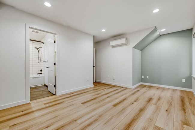 Photo - New Construction 2Bed/2Bath with Roof Top View of Green Lake!