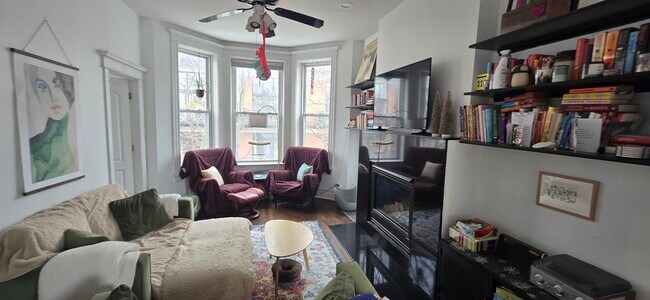 Photo - 2015 W Saint Paul Ave Unit 3