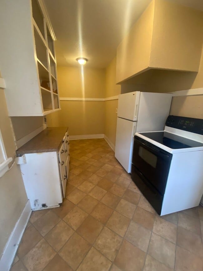 Photo - L205 Unit 205 1/2