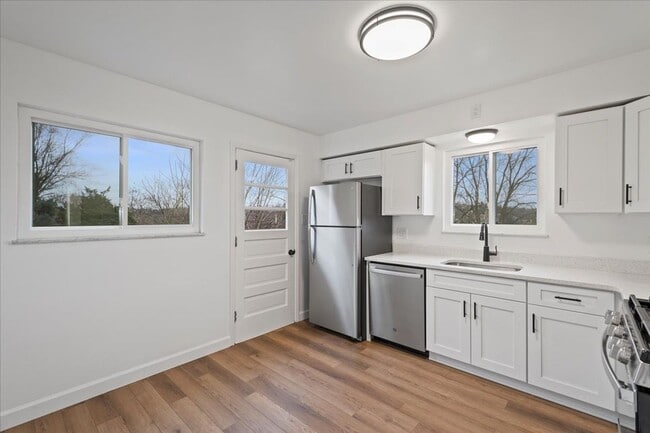 Photo - Renovated 4 Bed in Carrick