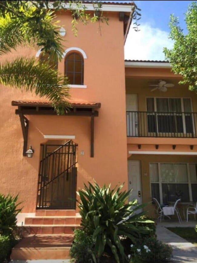 Building Photo - 3545 Forest Hill Blvd Unit 2