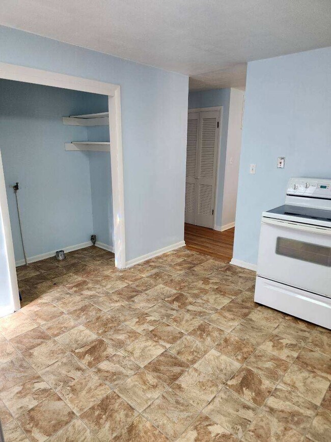 124 7th St