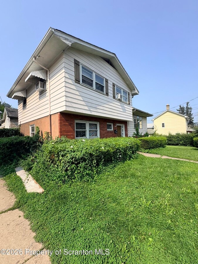 Photo - 624 Hemlock St