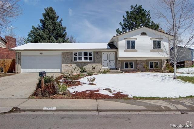 Building Photo - 6233 W Caley Ave Rental
