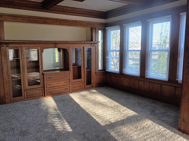 Photo - 2330 N 45th St Unit Upper