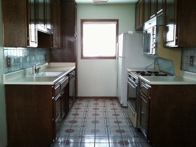 Building Photo - 1827 Greenfield Ave Unit 204 Rental