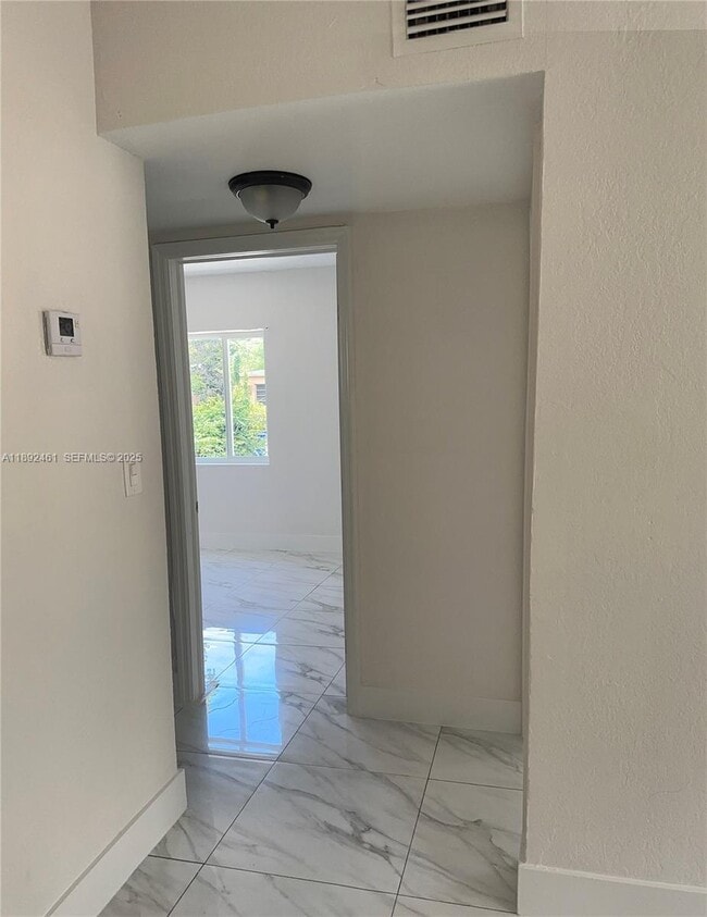 Photo - 7003 NW 6th Ave Unidad 7003