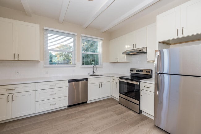 Photo - 491 Crescent