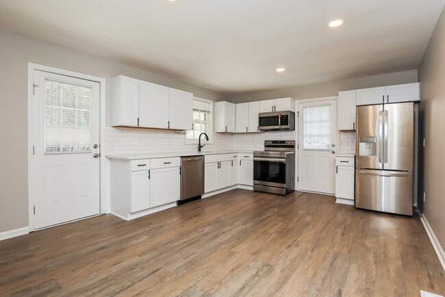 Photo - 3310 Jules Dr