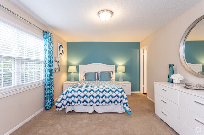 2BR, 2BA - 1,390SF