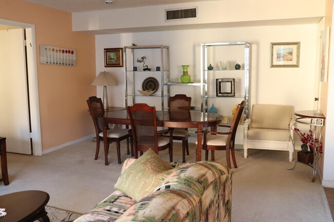 Photo - 87 Capri B Unit B