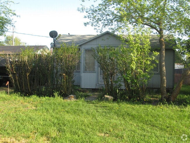 Building Photo - 528 Torrey St Rental