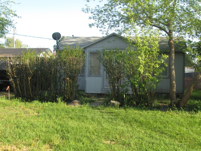 Building Photo - 528 Torrey St Rental