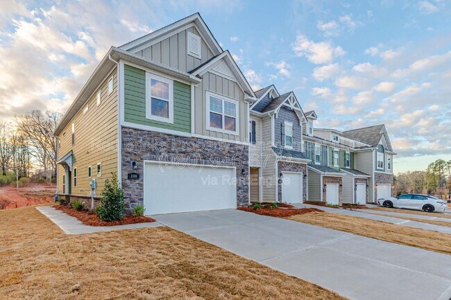 Photo - 240 Harpers Run Ln