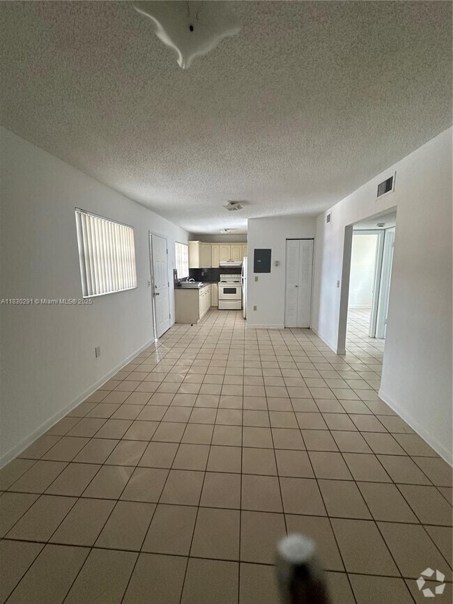 Building Photo - 120 W 9th St Unit 102 Rental