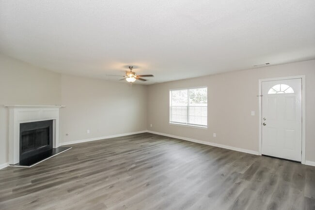 Photo - 4246 Holliday Rd