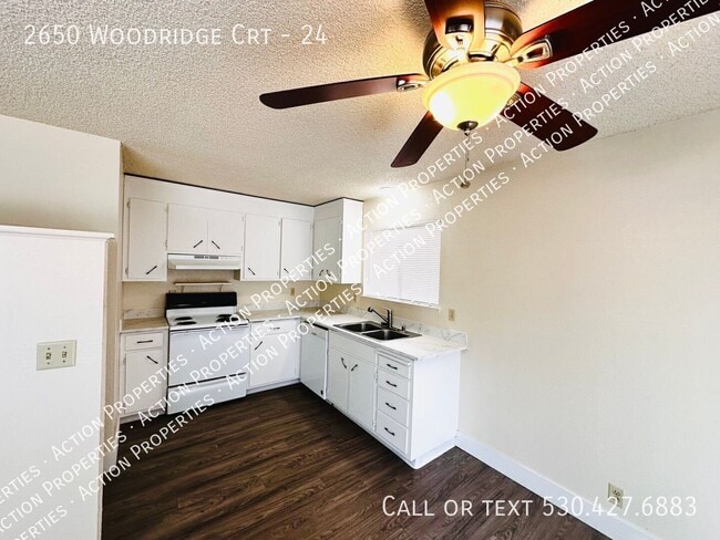 2650 Woodridge Ct Unit 24
