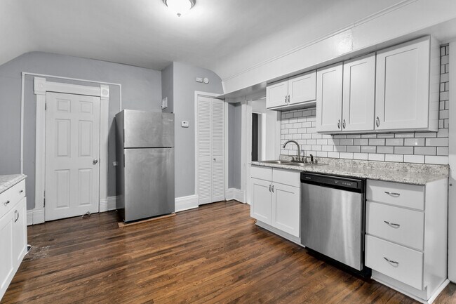 4132 Locust St