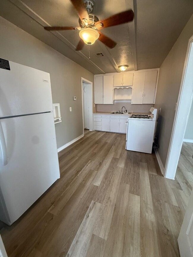 Photo - 1 Bed 1 Bath Duplex For Lease Now!
