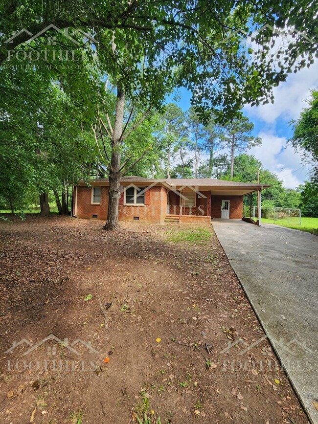 Charming 3-Bedroom Brick Home in Anderson,... - Charming 3-Bedroom Brick Home in Anderson,...