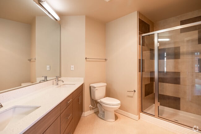 2BR, 2BA - 1,071SF