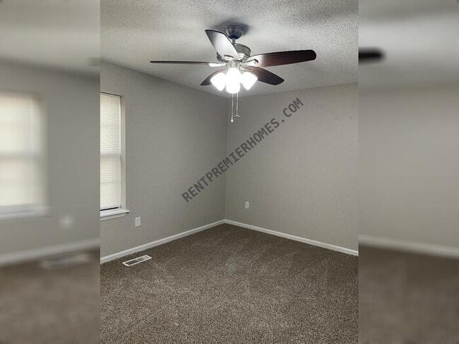 Photo - 3 Havenwood Ln