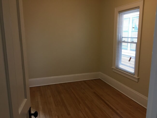 Photo - 3063 N Bremen St Unit Upper