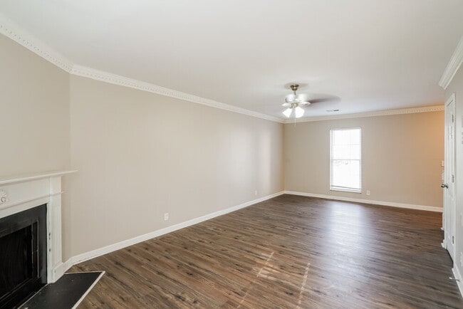 Photo - 113 Brockhampton Ct