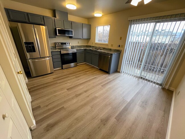 Photo - 3905 Pheasant Dr Unit 3