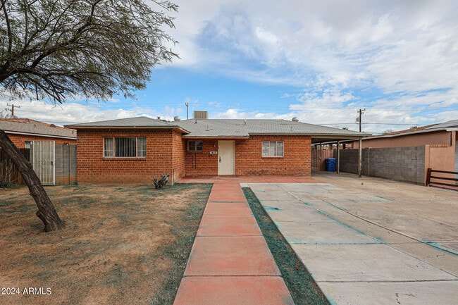Building Photo - 1412 E Hubbell St Rental