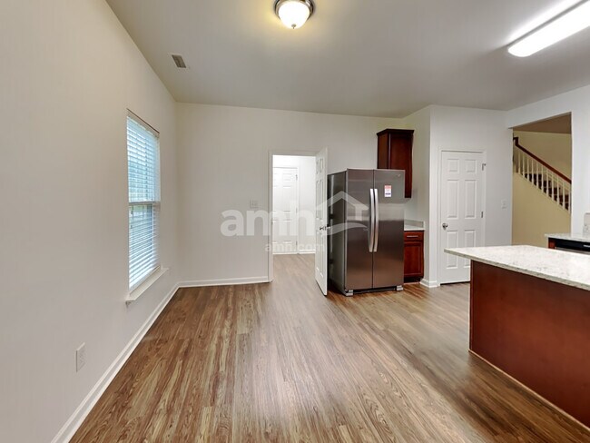 Photo - 1625 Essexwood Dr