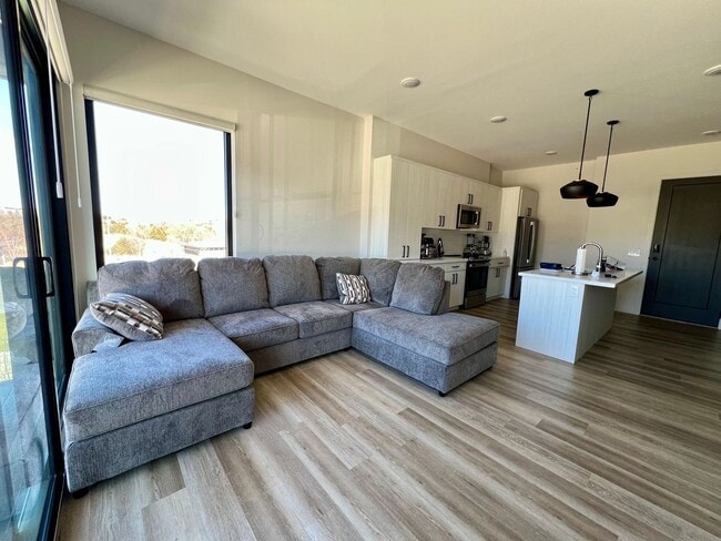 Photo - Modern Condo on West Side of Manhattan!