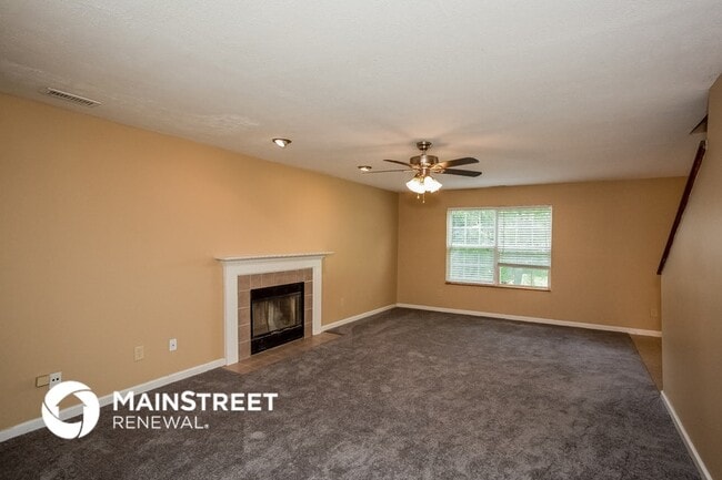 Photo - 5943 Liverpool Ln