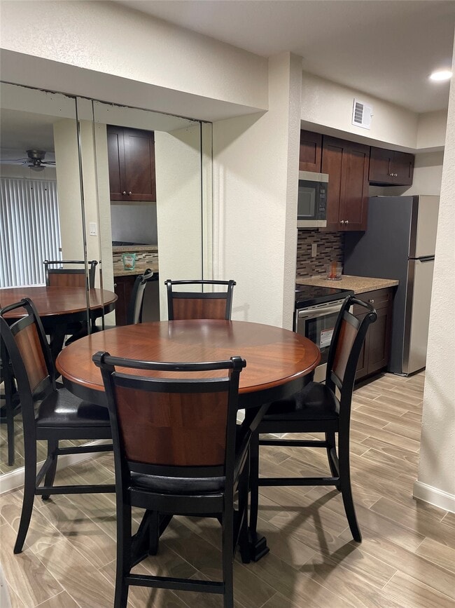 Photo - 9350 Country Creek St Unidad 74