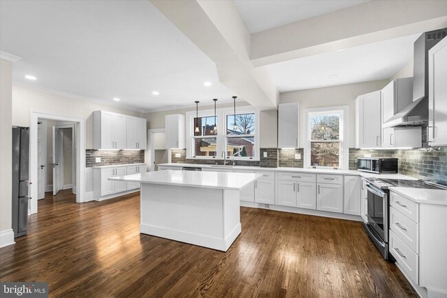 Photo - 311 W Main St