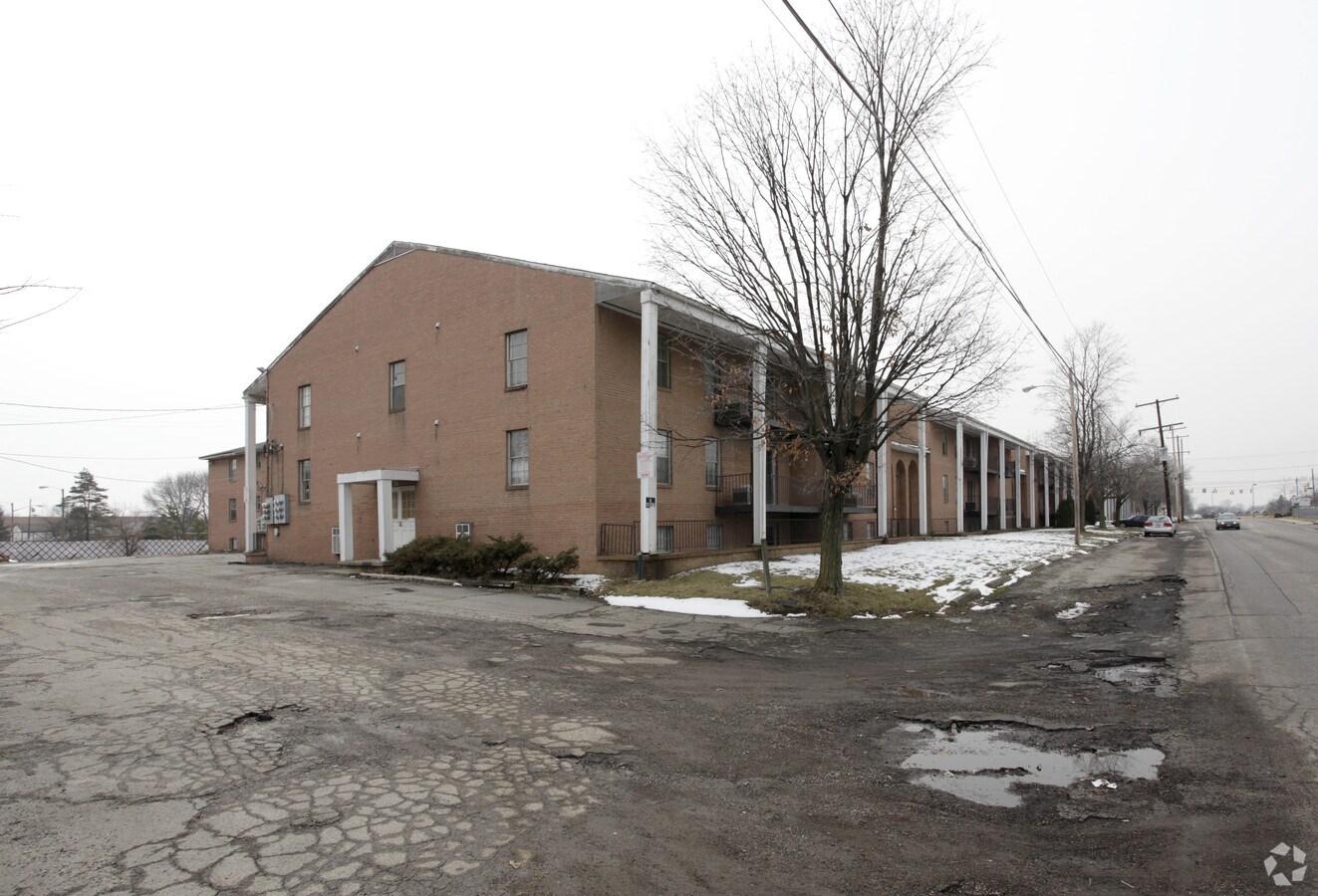 Karl Ferris Apartments - Karl Ferris Apartments