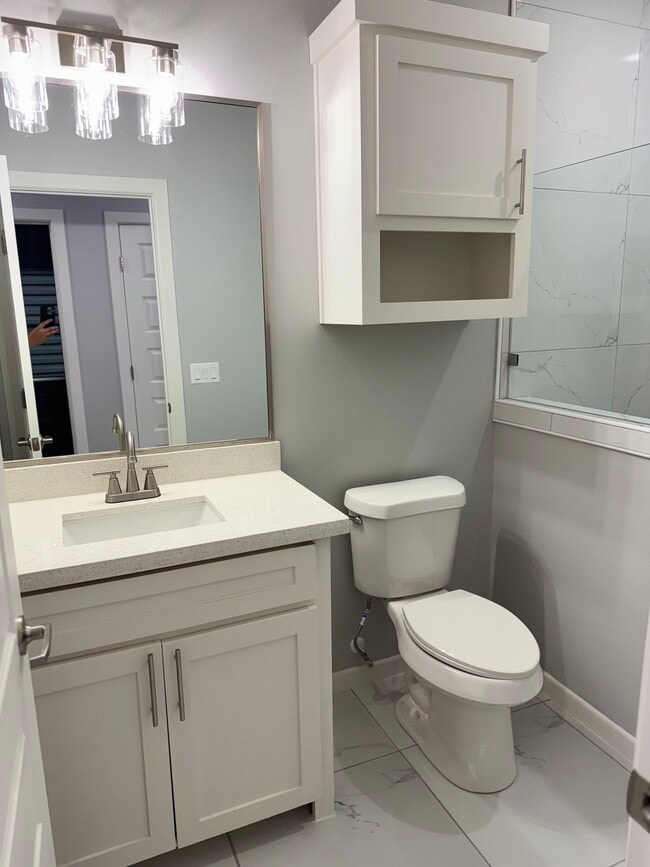 Photo - 904 Deluxe St Unit 1