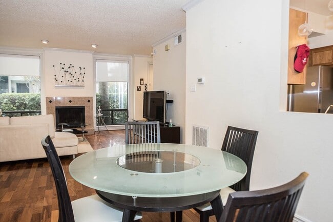 Photo - 1112 Bering Dr Unidad 61