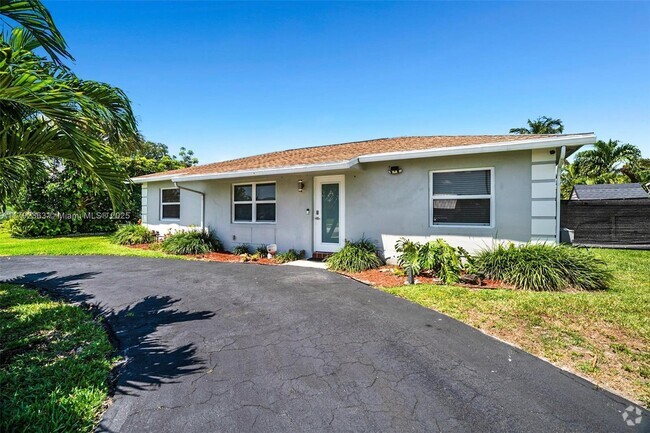 Building Photo - 19445 Carolina Cir Rental