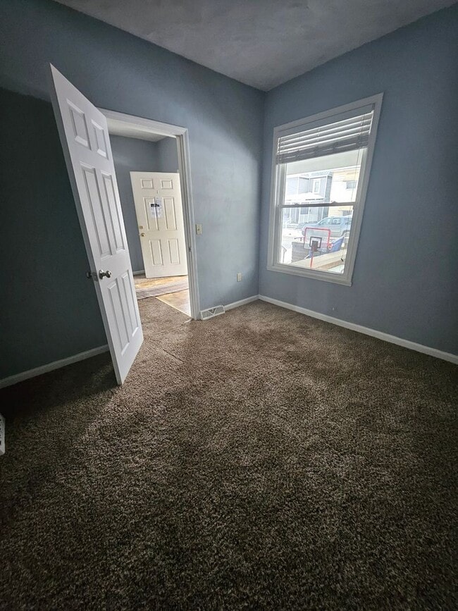 Photo - Lower 3 bedroom unit East Side