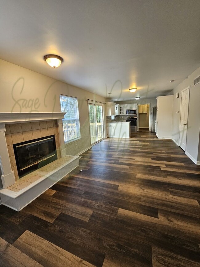 Photo - BEAUTIFUL HOME!!!