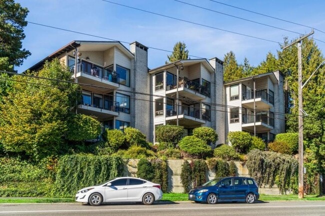 Building Photo - 2 bedroom in Seattle WA 98199 Unit 102
