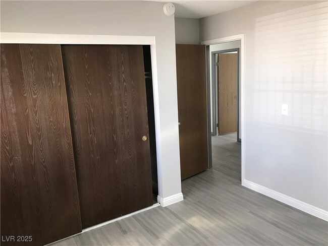 Building Photo - 6271 Cedarwood Ave